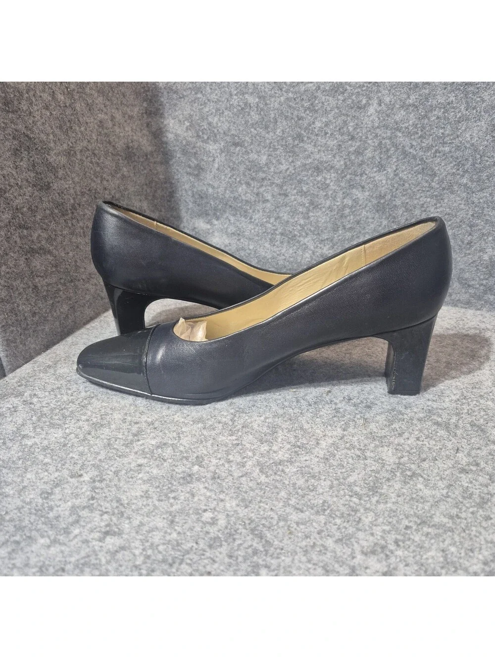 Etienne Aigner Women's Blue Classic Leather Pumps Sz 9M Slip On Spain Cap Toe